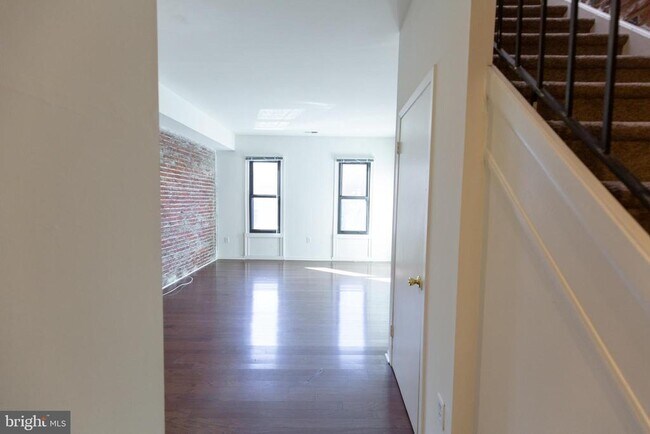 Building Photo - 2031 South St