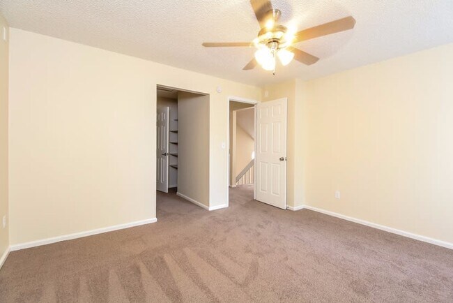 Building Photo - 5325 W 115th Pl