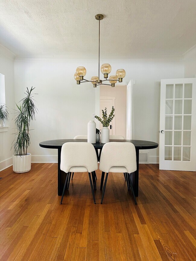 Building Photo - 1625 Wealthy St SE