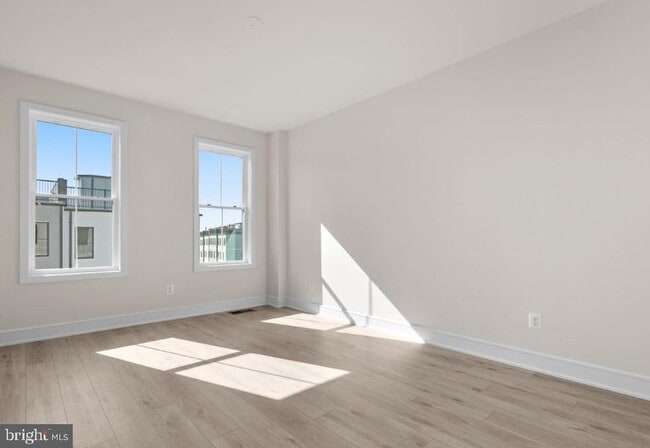 Building Photo - 21764 Dollis Hl Ter