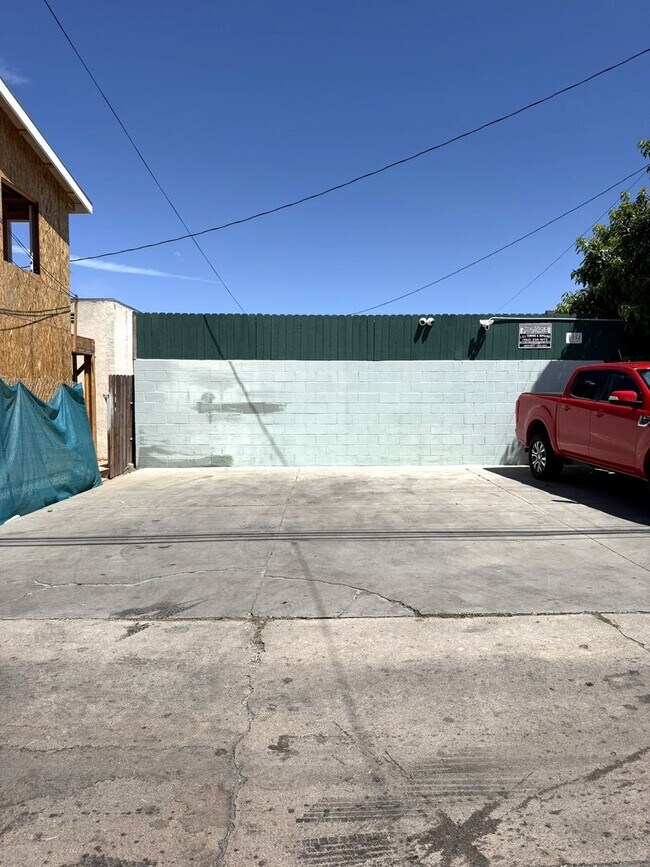 Building Photo - 479