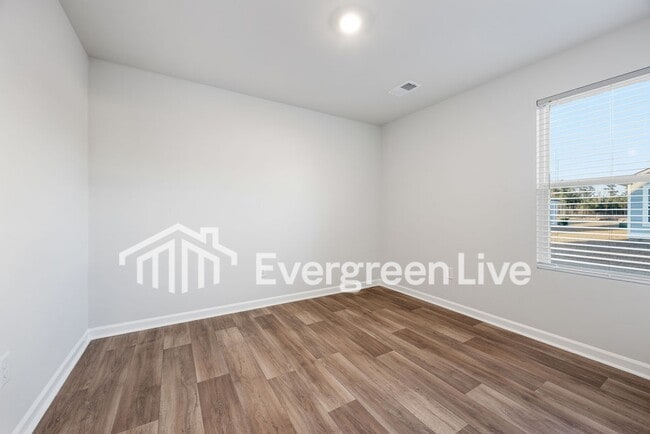 Building Photo - 1708 King Oaks Lp