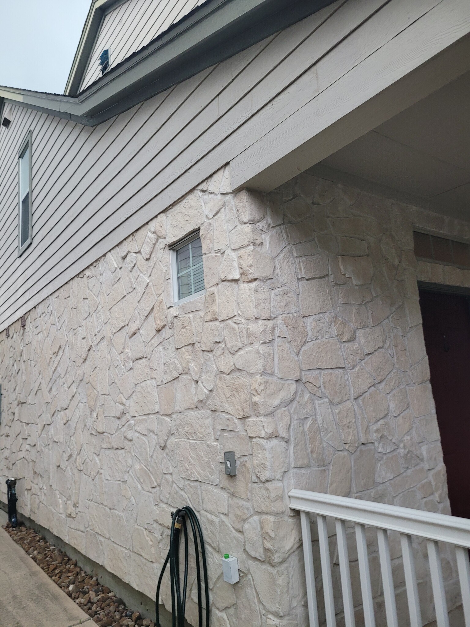 Building Photo - 2810 Legends Crest Drive