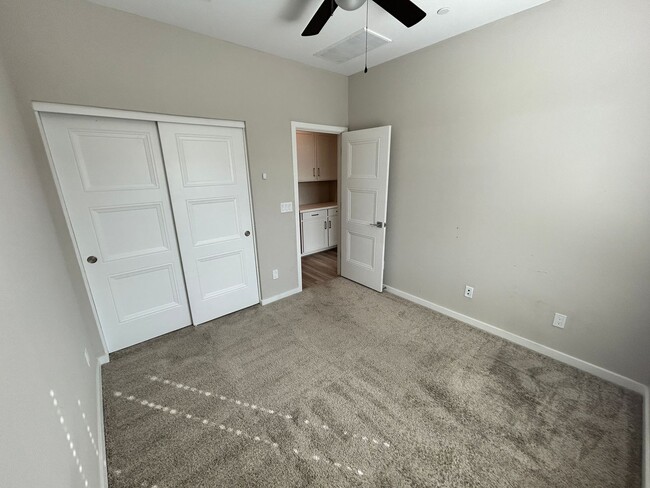 Building Photo - 3 Bed / 2.5 Bath Gilbert Townhome GATED Co...