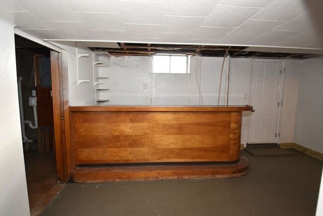 Building Photo - Mishawaka Northside 3 bedroom 1 1/2 story home with 2 bathrooms