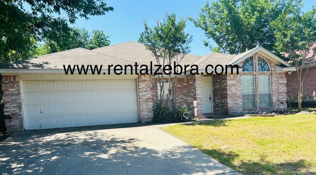 Building Photo - $2100 Lake Worth - GREAT FLOORPLAN