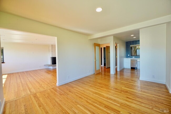 Building Photo - 119 Cloud View Rd