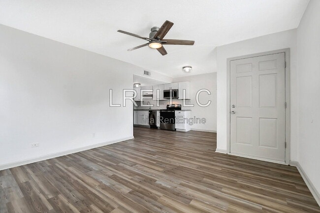 Building Photo - 409 Garrison Ct