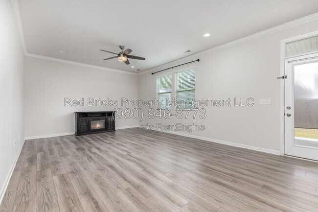 Building Photo - 17322 Carolina Hickory Dr