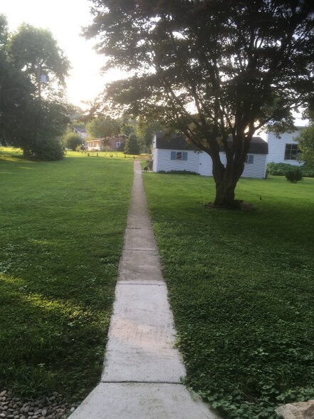 Building Photo - 508 N Front St