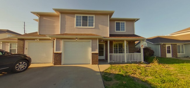 Building Photo - 3D Tour Available - Fenced in + Recently Updated + Washer & Dryer + Pet Friendly! Available May 1st!