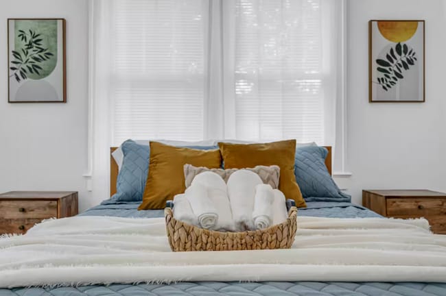 Building Photo - Furnished 2-Bedroom Corner Lot Home in Old...