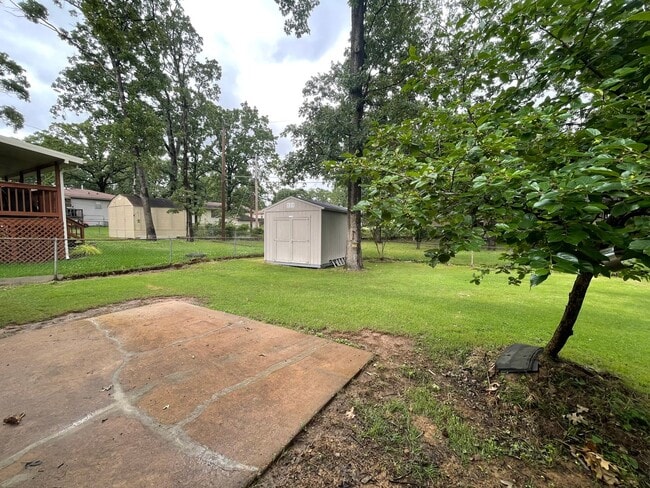 Building Photo - New Listing!