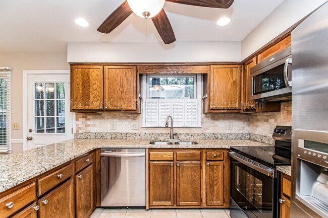 Building Photo - 407 E Dynasty Dr