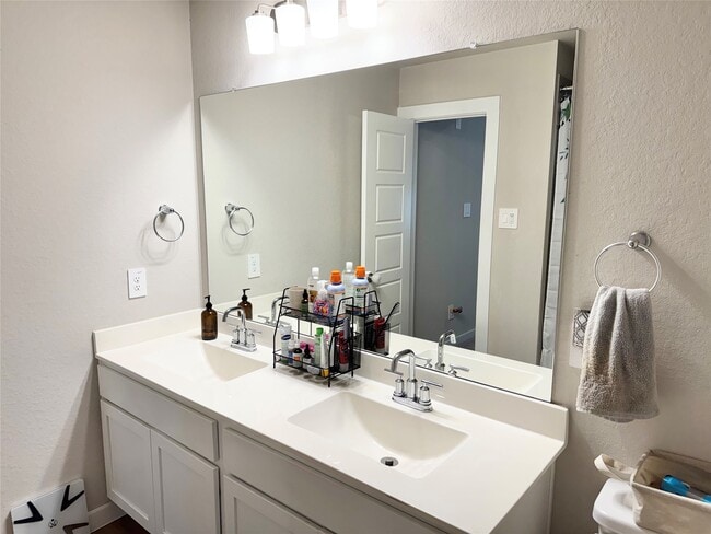 Building Photo - 21759 Thicket Point Ln