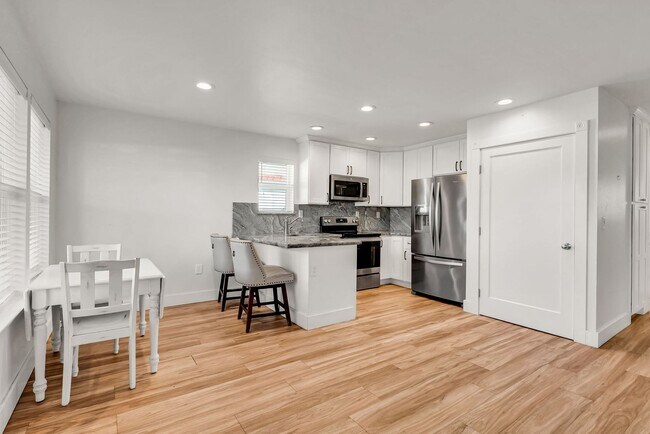 Building Photo - Experience residential luxury living only 2 blocks from the heart of downtown Livermore!!