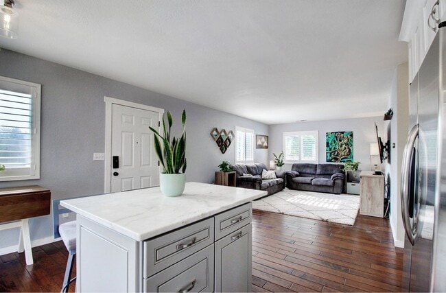 Building Photo - 3BD, 2BA Front side Duplex with Private Front Yard, Near Sloan's Lake