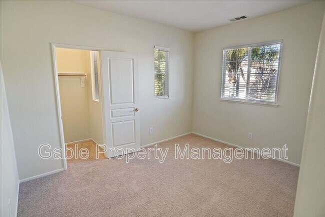 Building Photo - 30343 W Cedar Oak Ln