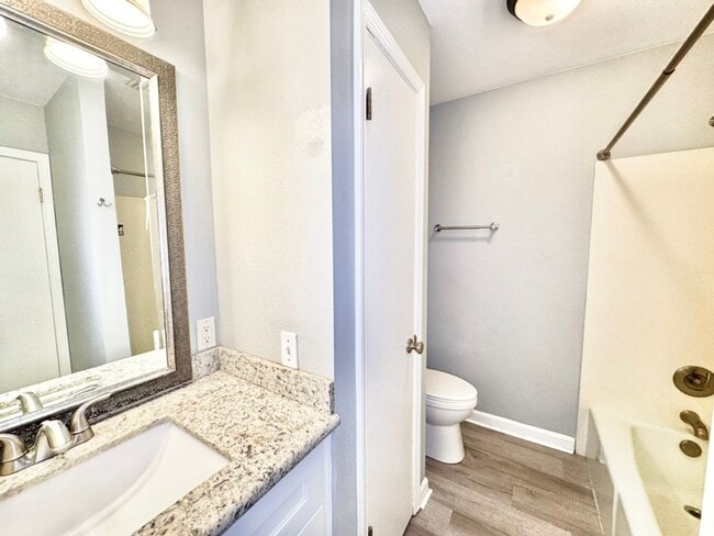 Building Photo - Beautiful 3BR/2BA Home with Sunroom, Formal Dining & Large Backyard