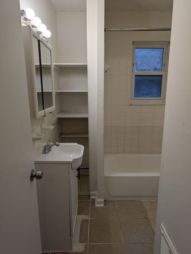 Building Photo - 2620 Lamborne Blvd