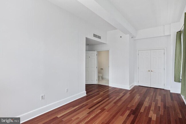 Building Photo - 1500 Chestnut St