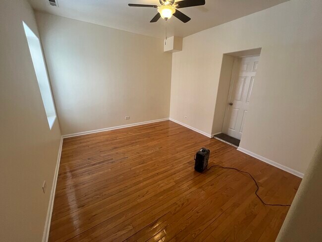 Building Photo - 7748 S Yates Blvd