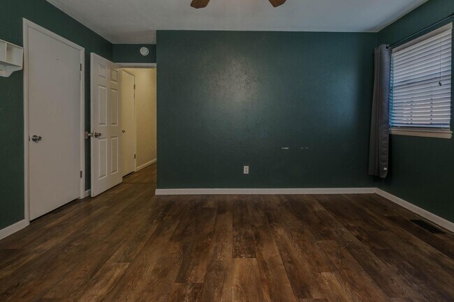 Building Photo - 4060 NW 60th St