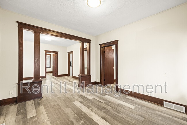 Building Photo - 2816 N 19th Ave