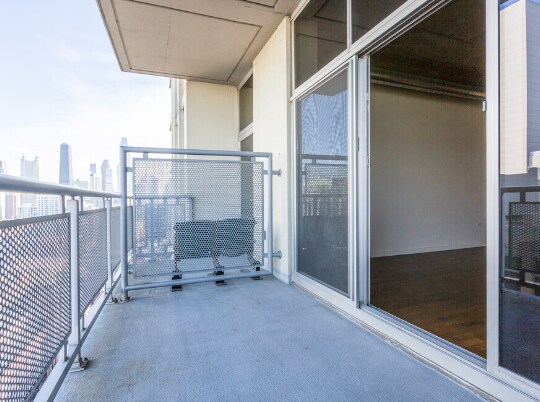 Balcony City View (Unit 1704) - 700 N Larrabee St