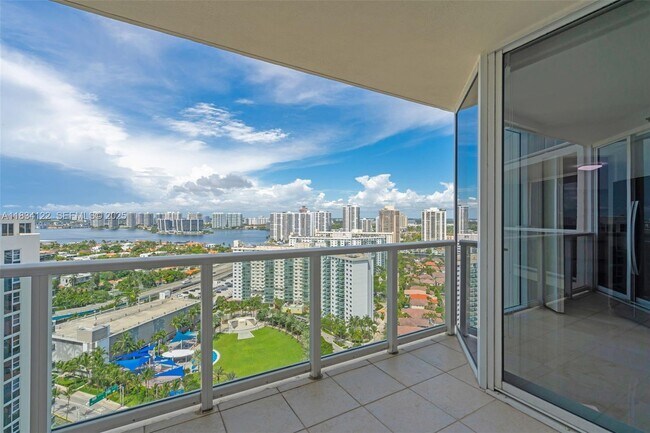 Building Photo - 19333 Collins Ave