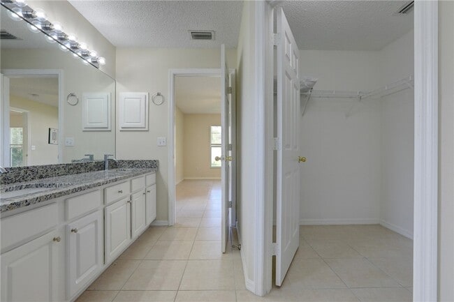 Building Photo - 573 Belfast Terrace