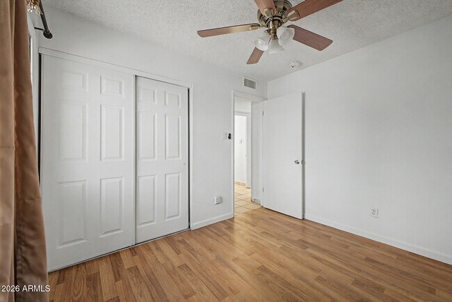 Building Photo - 5232 W Mauna Loa Ln