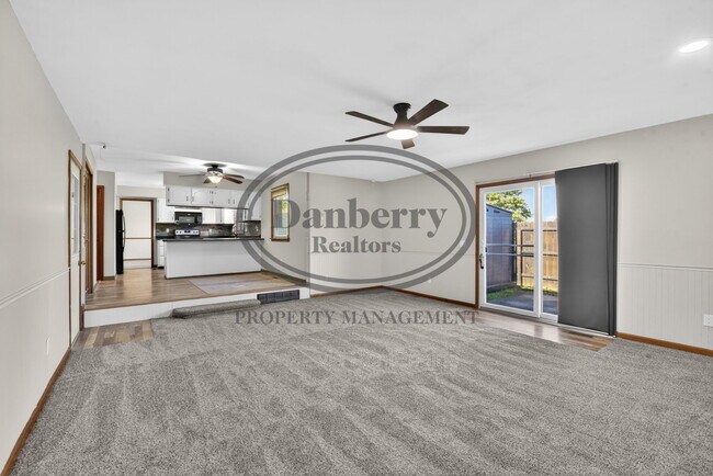 Building Photo - 3018 Gleneagle Dr