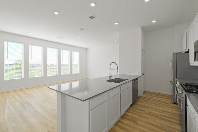 Building Photo - 5562 Amber Brook Ln