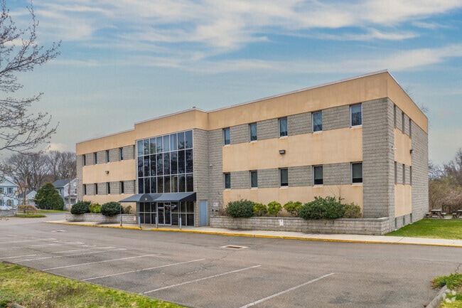 Building Photo - Maiden Lane Place