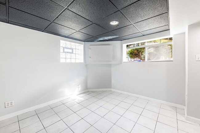 Building Photo - 3838 W 64th St