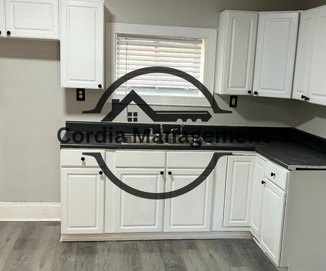 Building Photo - 3 Bed with Bonus Room 2 Bath in Scottdales