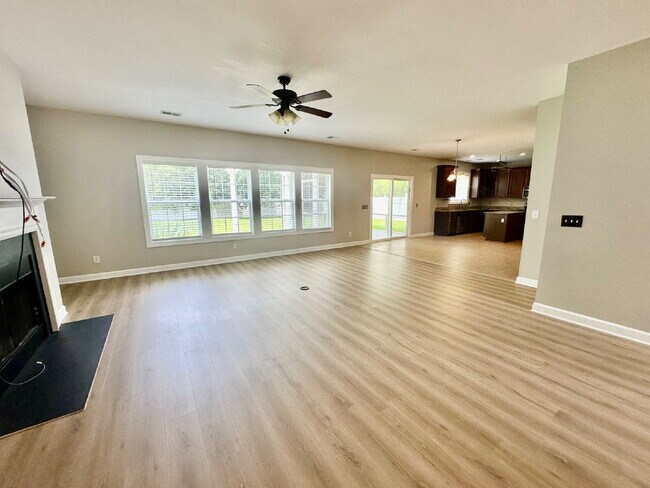 Building Photo - Spacious Four-Bedroom Home with a Bonus Room in Lawton Station!