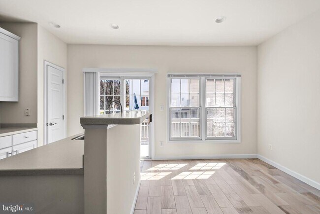 Building Photo - 8831 Ashgrove House Ln