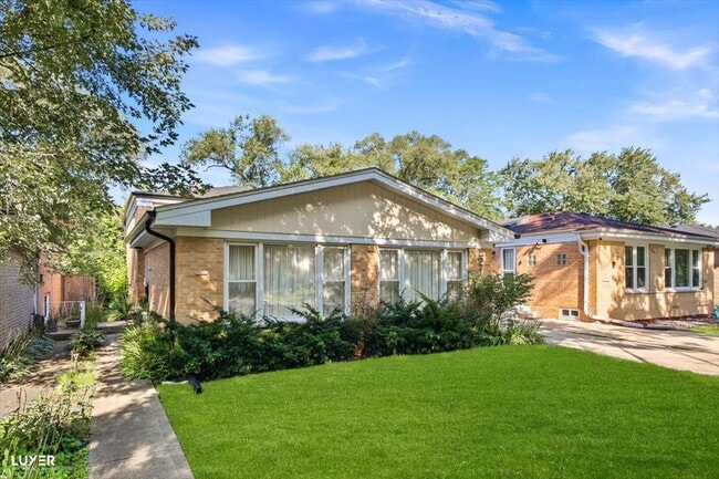 Building Photo - 521 Lavergne Ave