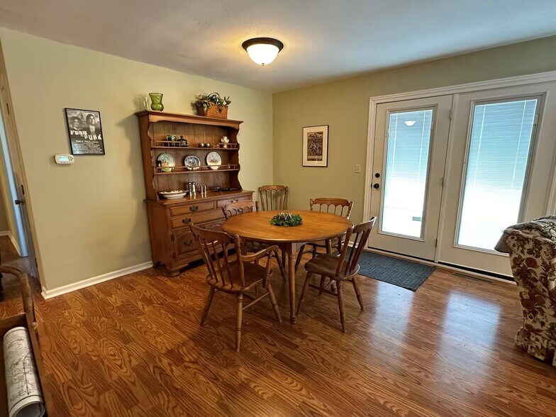 Building Photo - 101 N East St