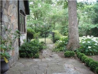 Building Photo - 507 James Blvd