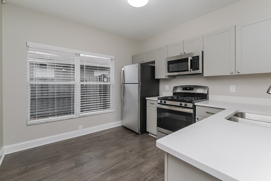 Building Photo - 416 Summer Sails Dr