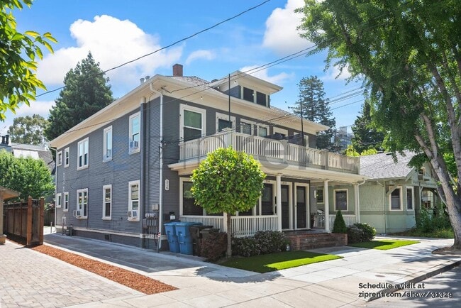 Building Photo - 216 Emerson St