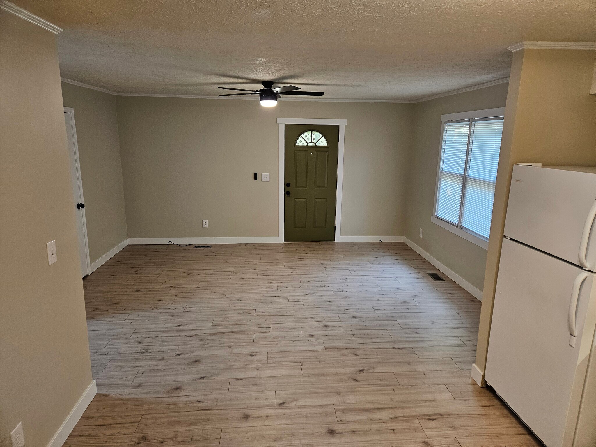 Building Photo - 678 Young St