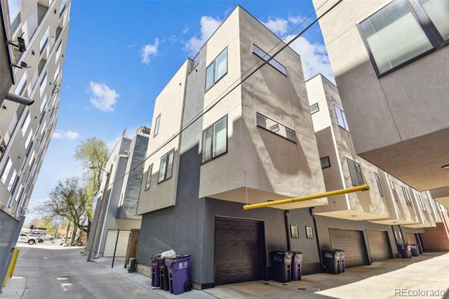 Building Photo - 2920 W 26th Ave