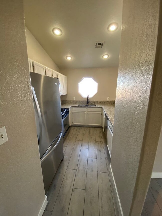 Building Photo - 5008 S Rainbow Blvd