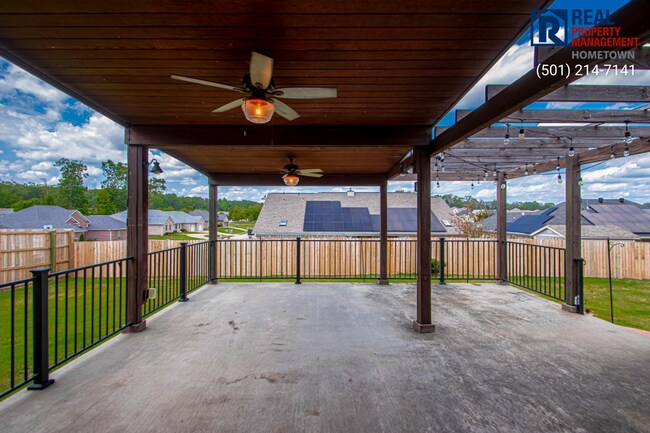Building Photo - 4040 Robinwood Cir