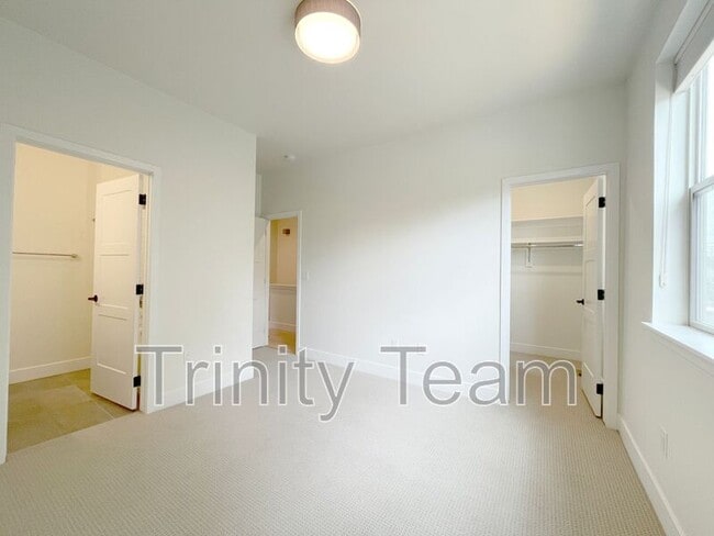 Building Photo - 4100 E Iliff Ave