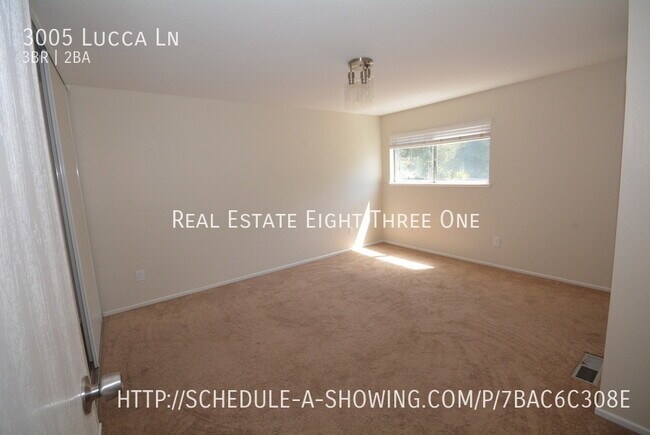 Building Photo - 3 bedroom 2 bath with 2 car garage and pri...